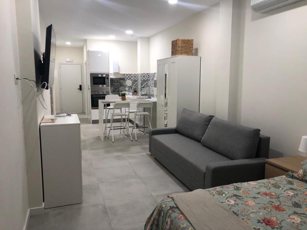 Centro Estudio Trinidad Malaga 3 외부 사진